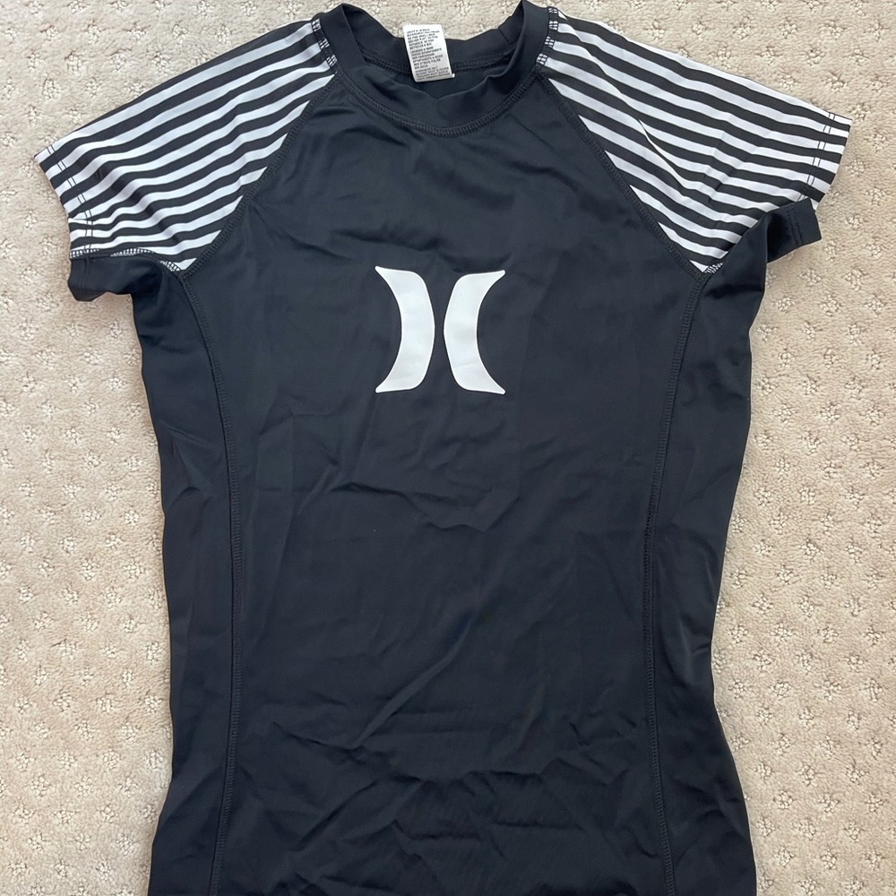 Hurley rash guard M